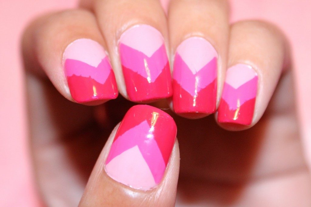 pink and red nails nail art picture ombre chevron 1024x683 - Здоровые ногти, как правильно ухаживать за ногтями?